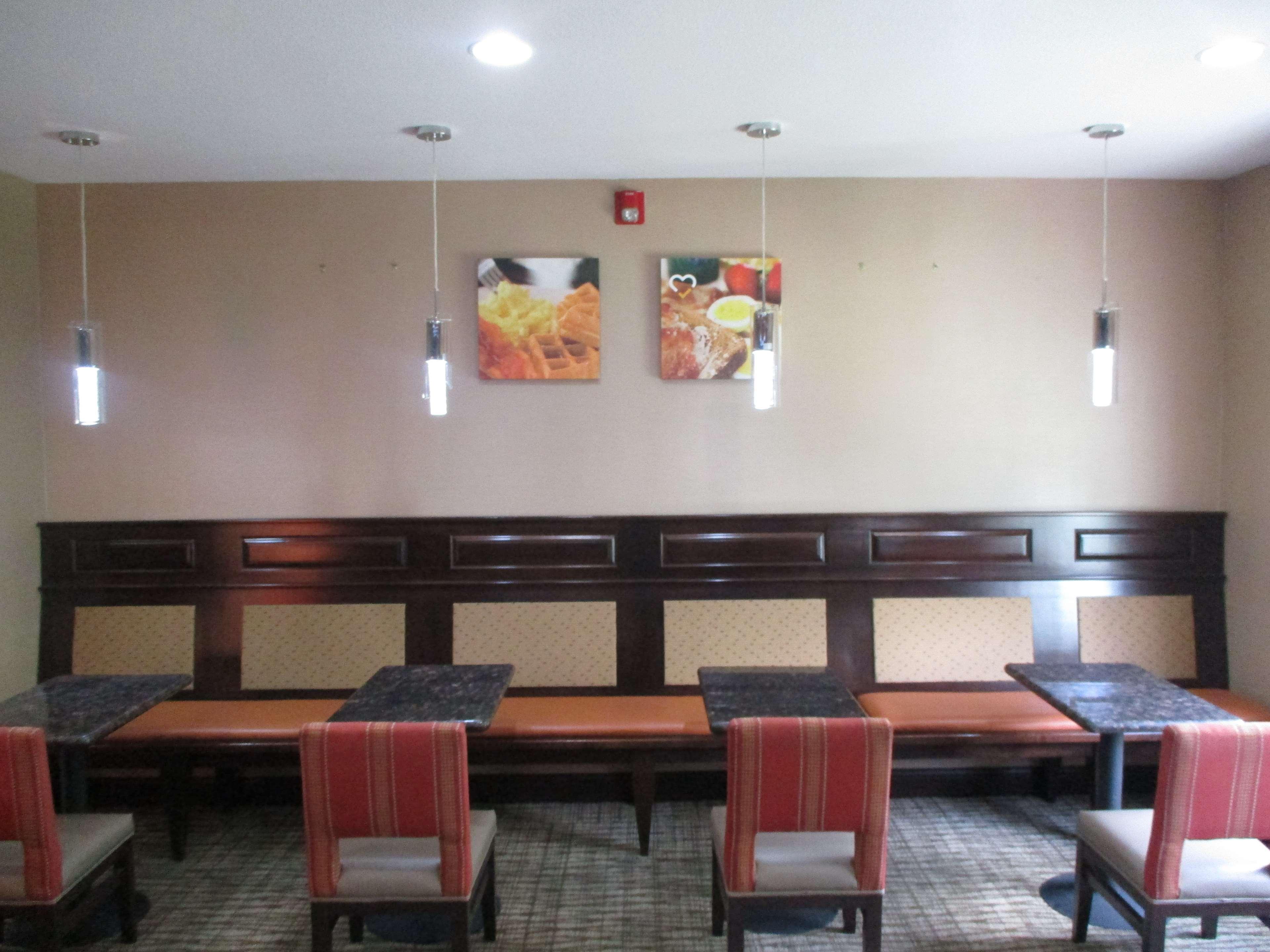 Best Western Emporia Inn Екстер'єр фото