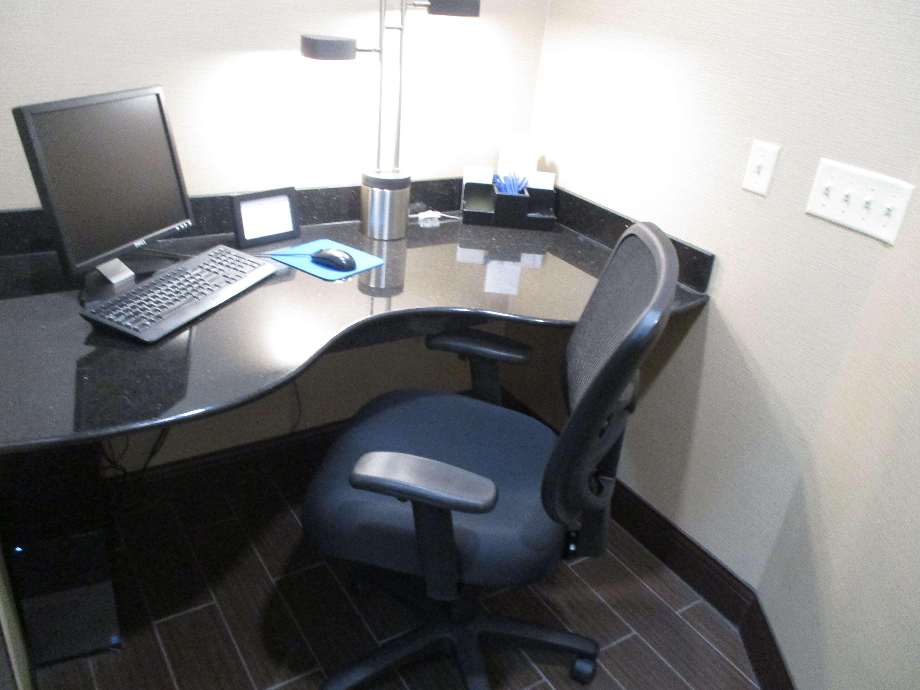 Best Western Emporia Inn Екстер'єр фото