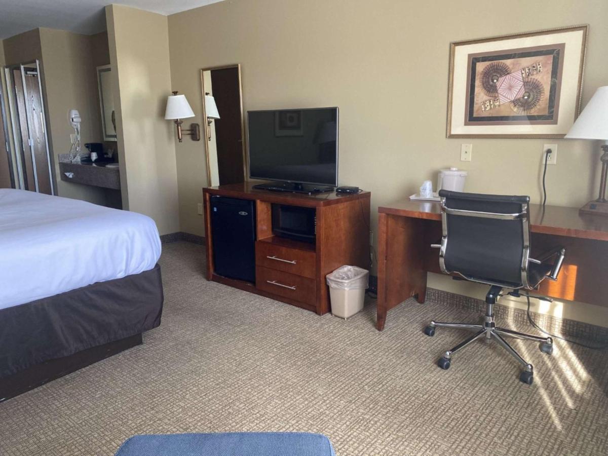 Best Western Emporia Inn Екстер'єр фото