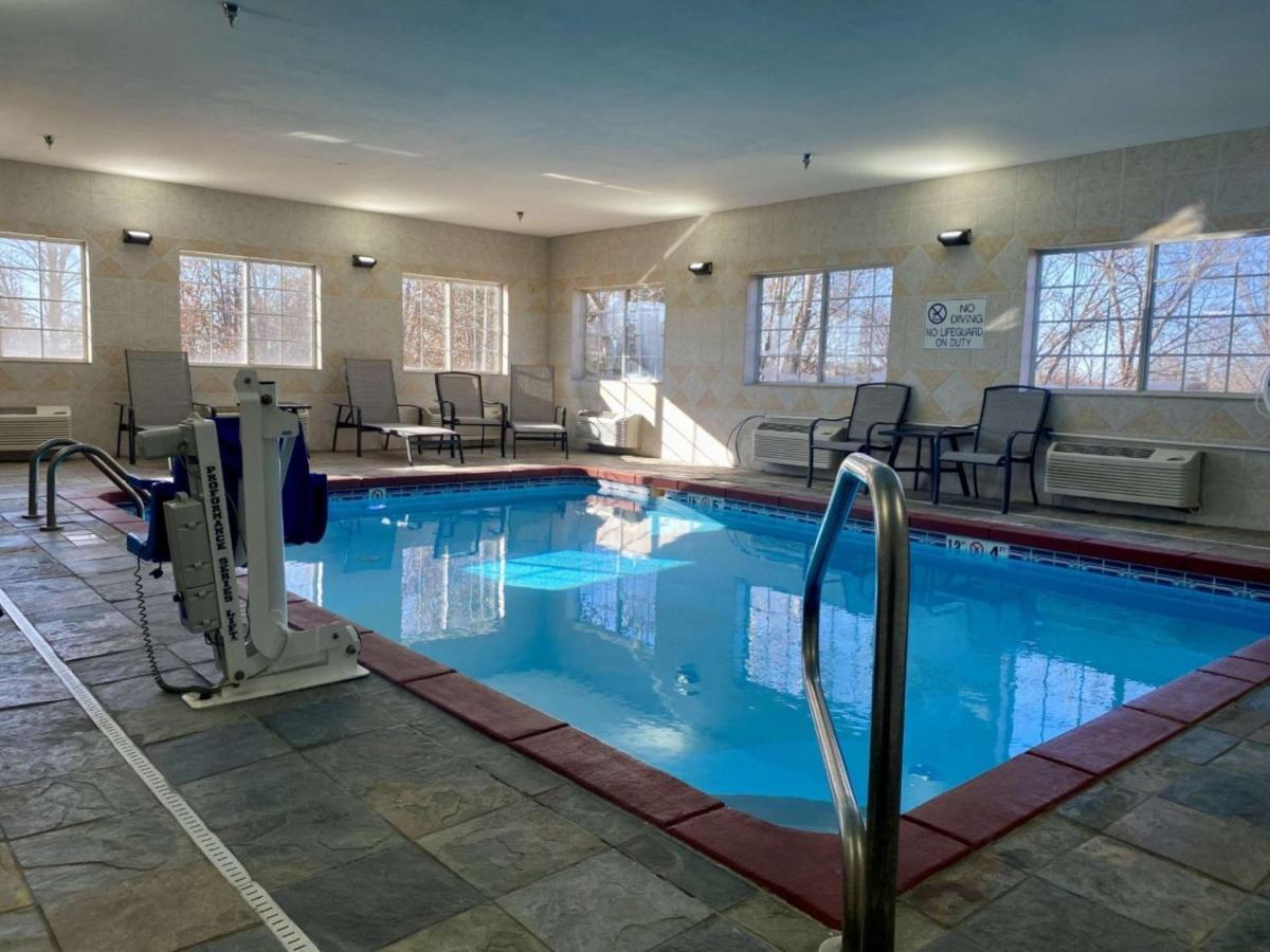 Best Western Emporia Inn Екстер'єр фото